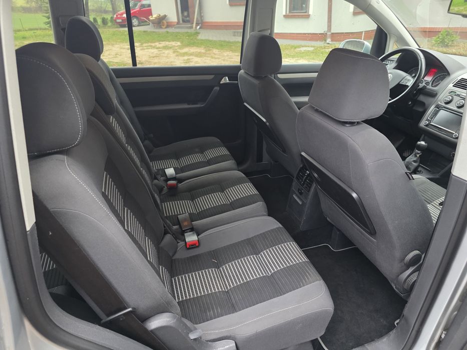 Vw touran 7 osobowy klima