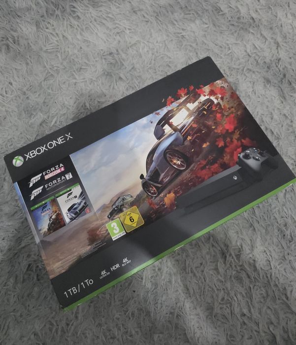 Xbox one X 1Tb, sem marcas de uso.