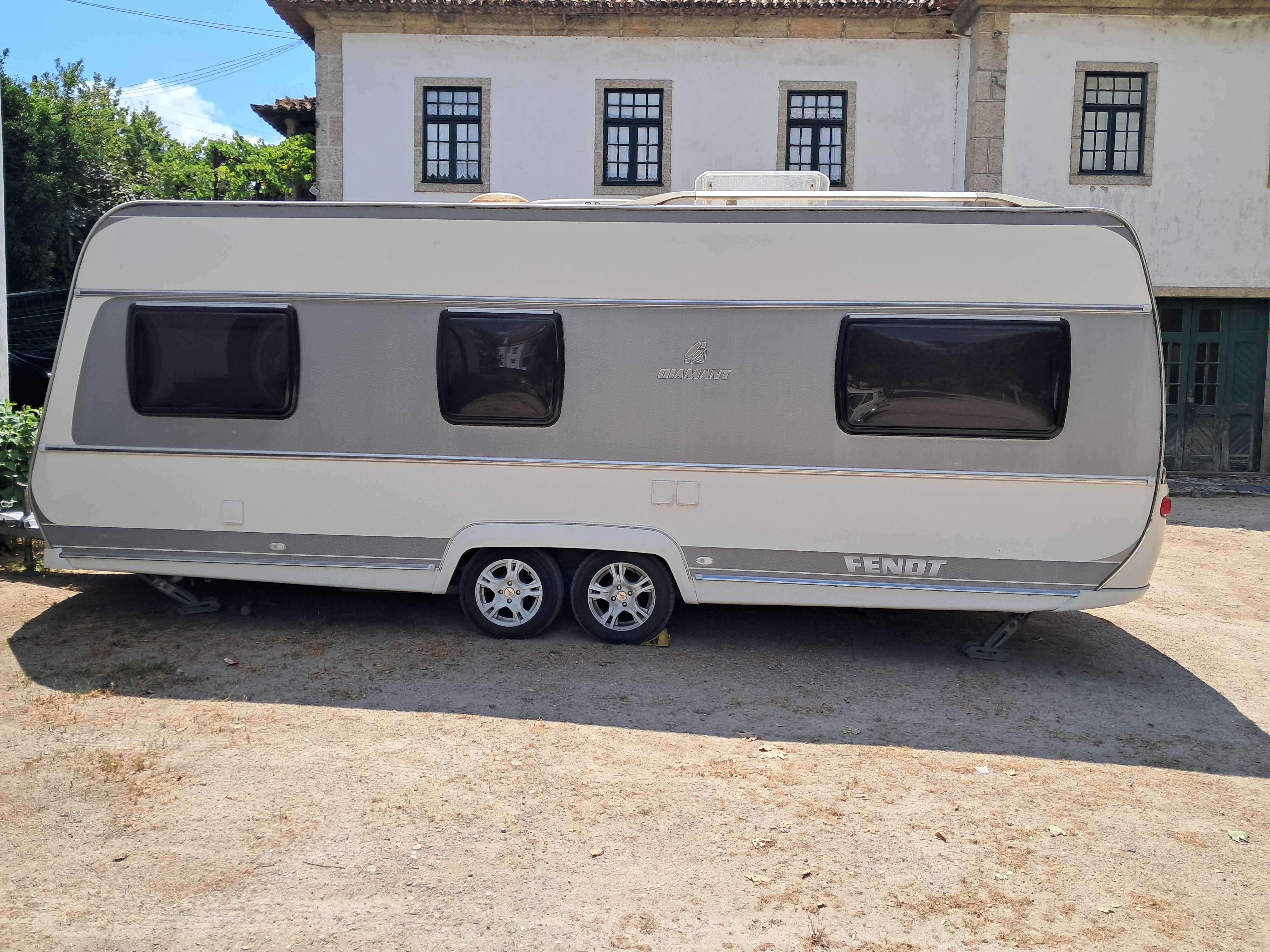 Caravana FENDT DIAMAND 590 com matricula nacional