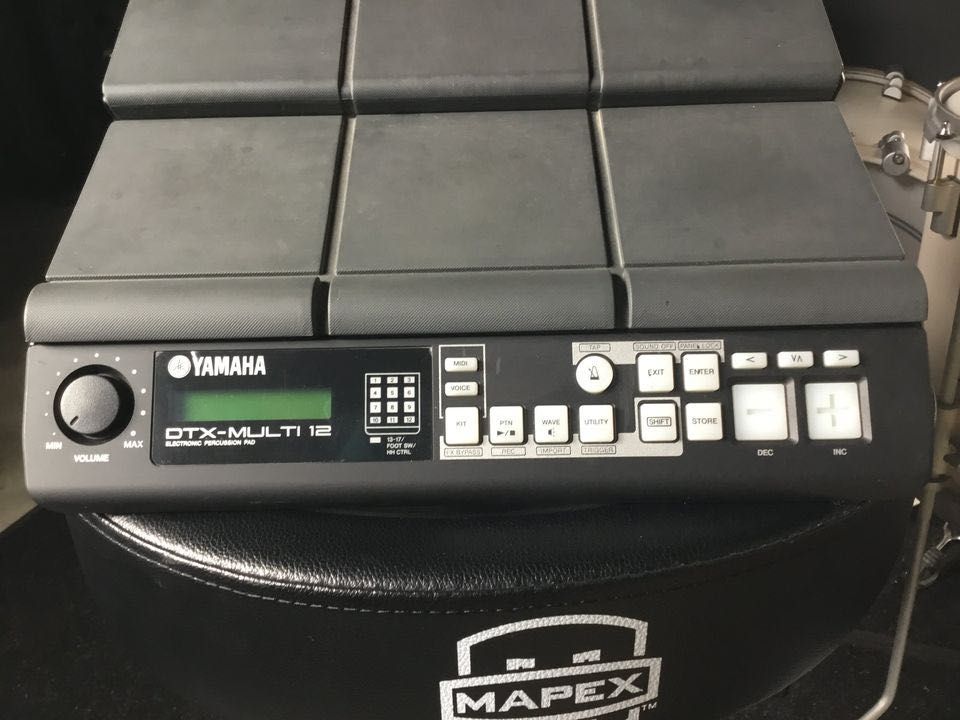 Pad de bateria Yamaha MultiDTX + pedais bombo e HH + holder