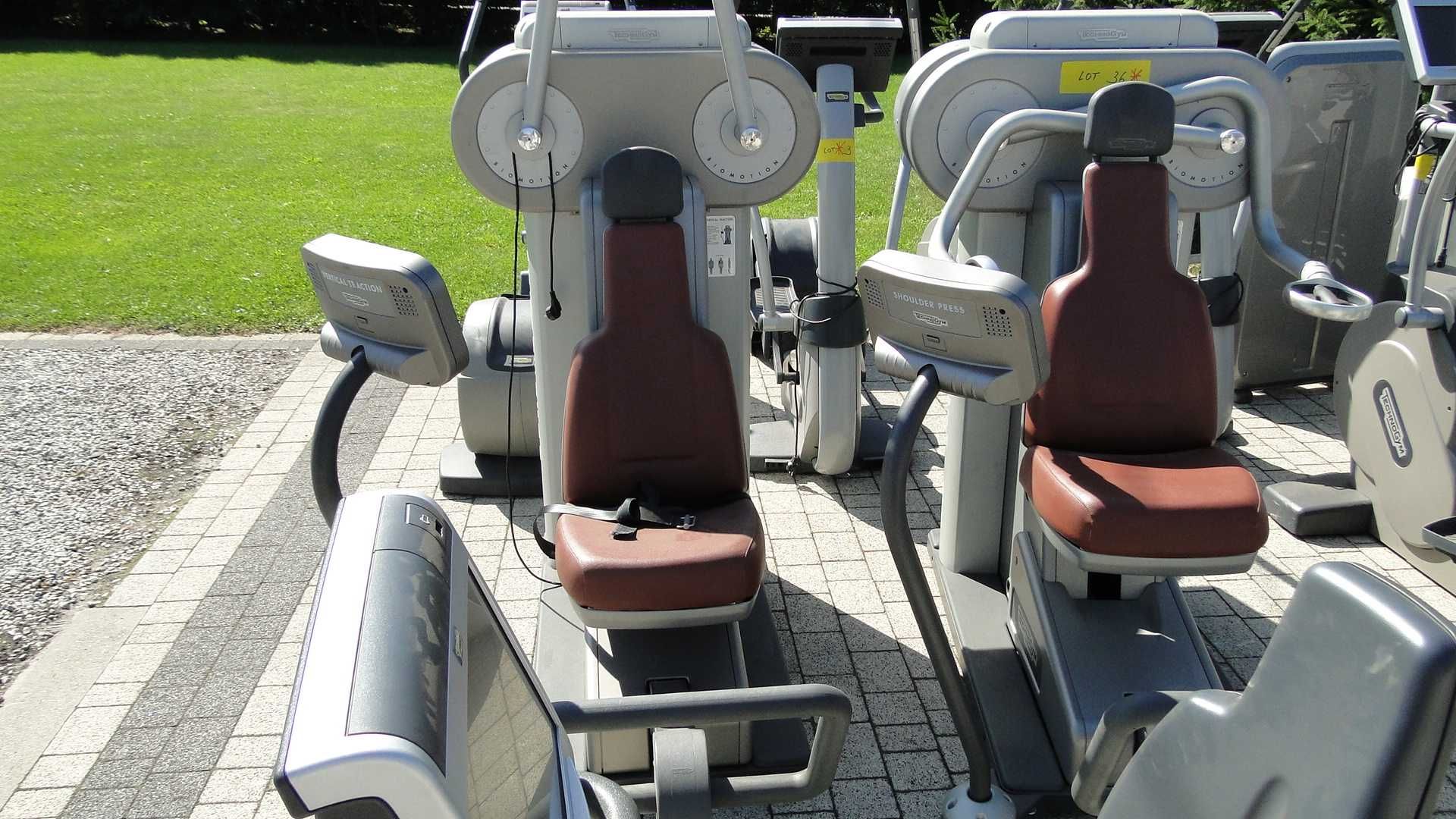 TECHNOGYM  Selection wyposażenie zestaw maszyn siłownia fitness 19szt