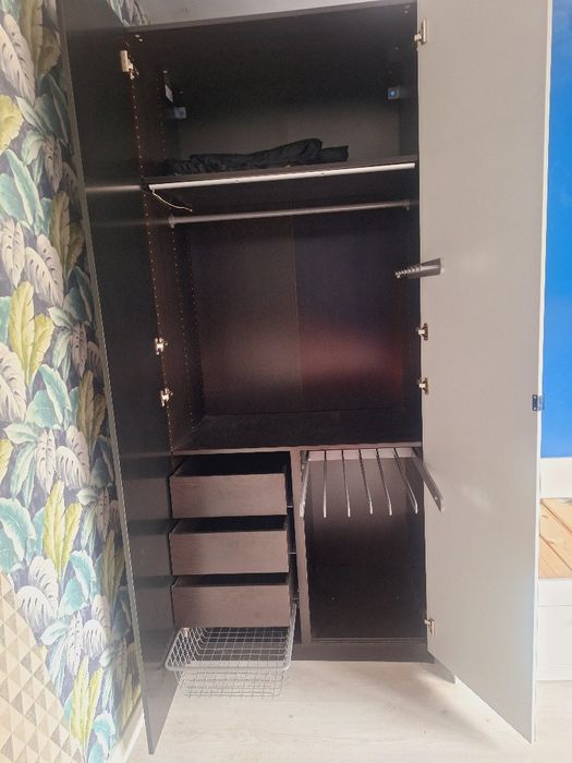 Szafa Ikea PAX z lustrem, pokój młodzieżowy, sypialnia