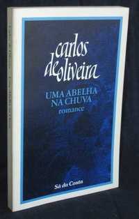 Livro Uma Abelha na Chuva Carlos de Oliveira