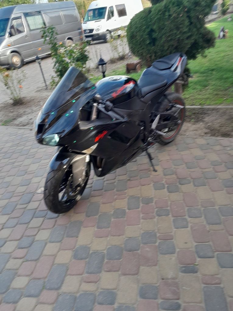 Kawasaki zx6r ninja
