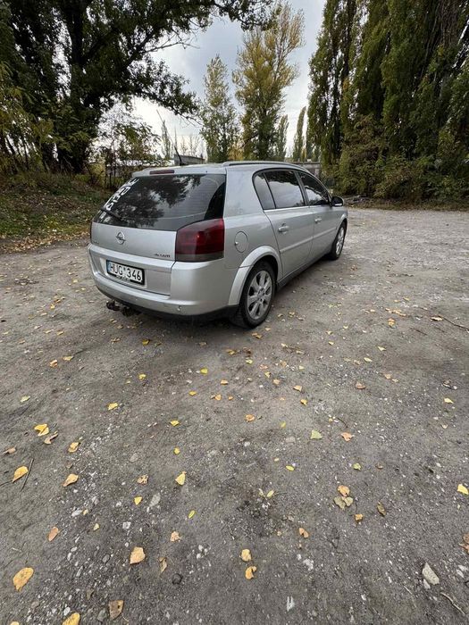 Opel Signum на хорошем ходу