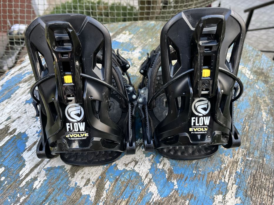 Flow Evole M Wiązania Snowboardowe Na Snowboard
