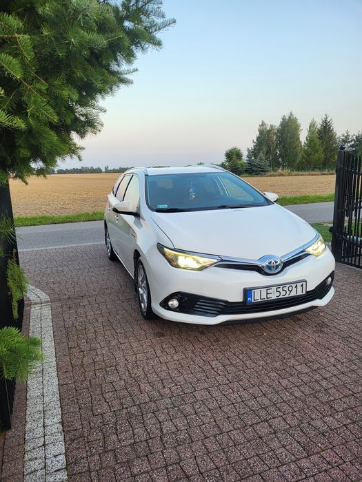 Sprzedam  Toyota auris 1.8 hybrid