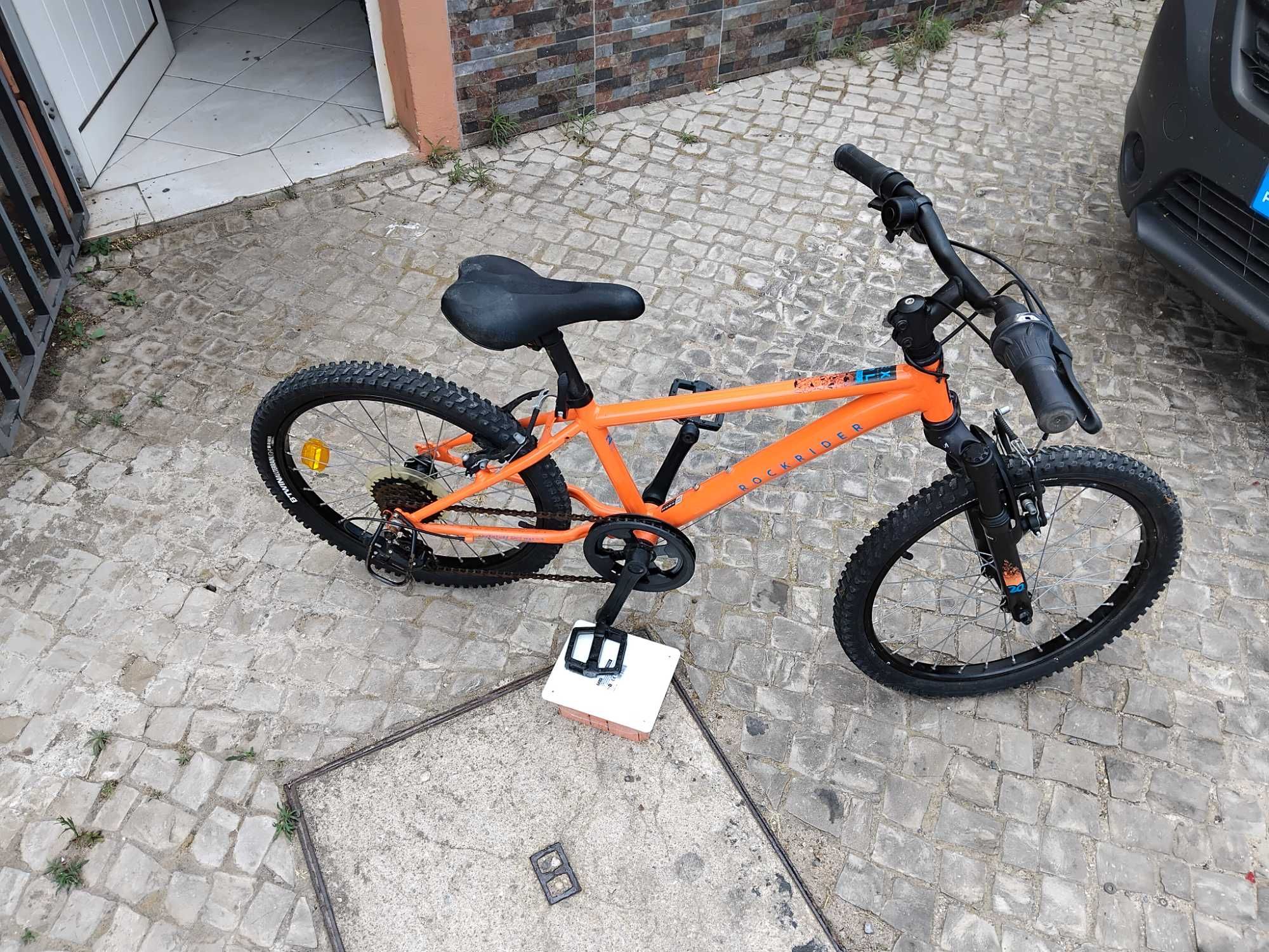 Bicicleta de criança como nova