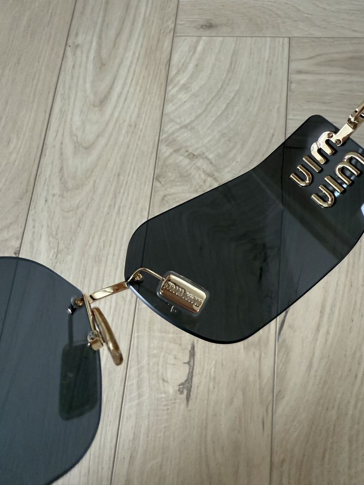 Okulary przeciwsłoneczne miu miu