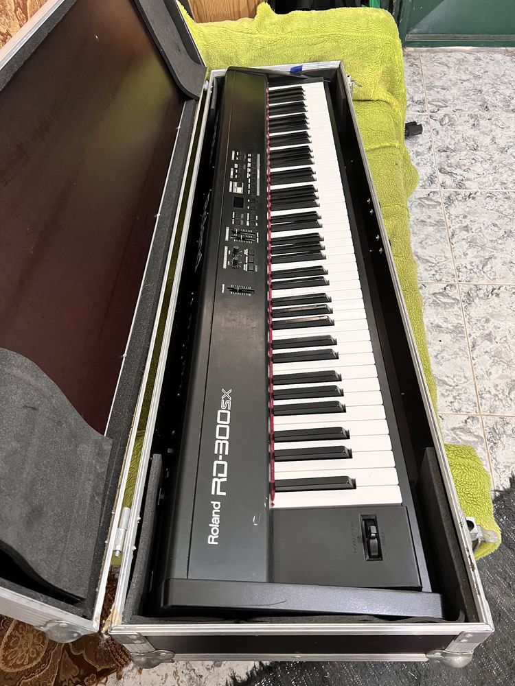 Piano Roland RD 300 SX