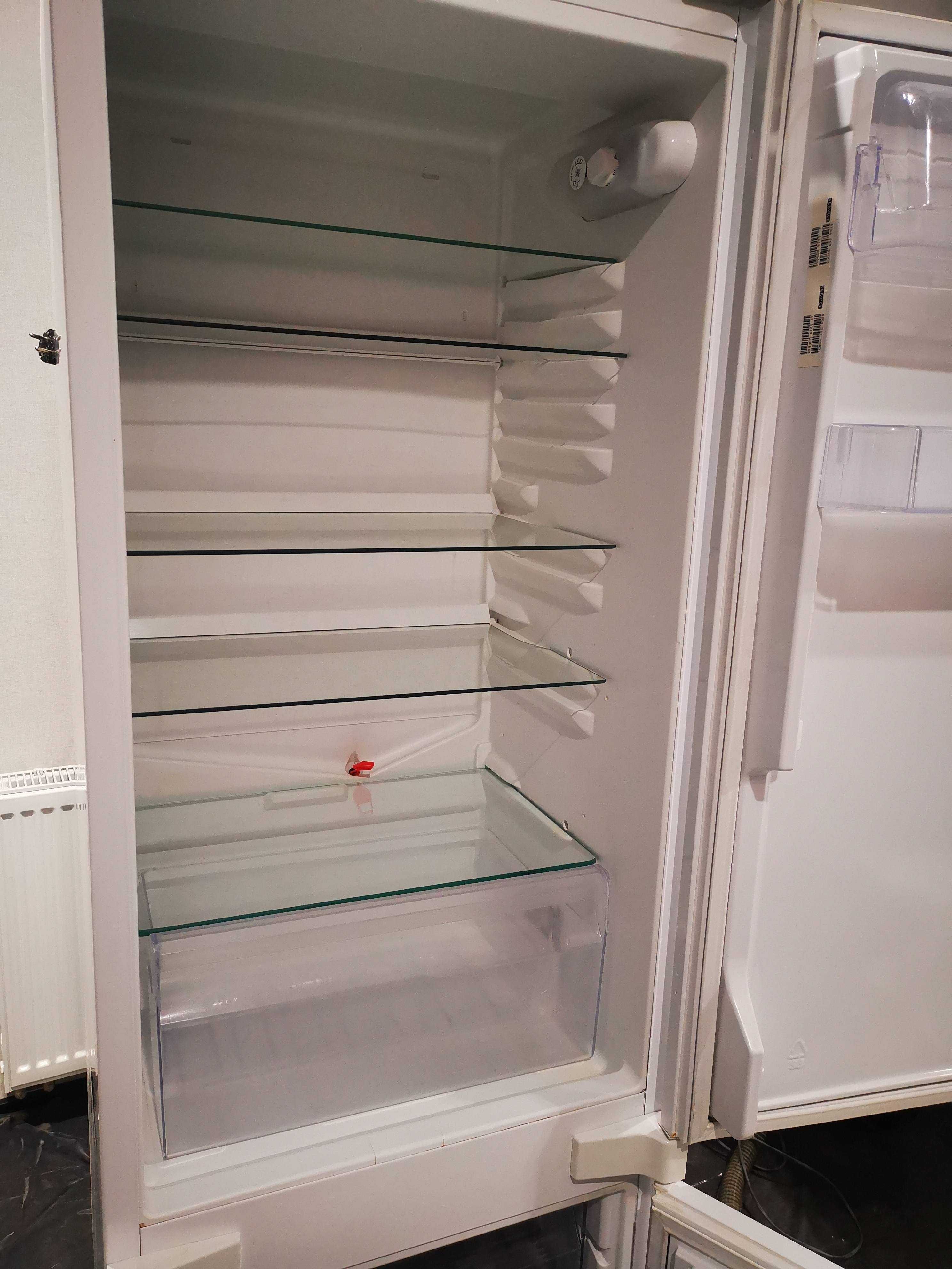 Lodówka z zamrażarką Whirlpool ART486/A do zabudowy, używana, sprawna