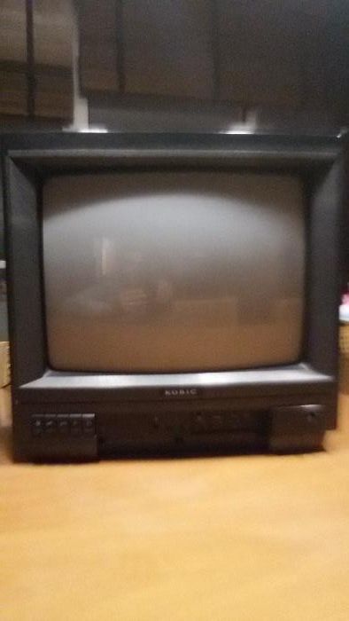 Vendo televisão a cores 35 polgadas