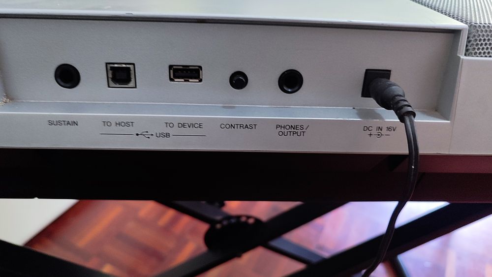 Teaclado arranjador yamaha psr s500 em perfeito estado
