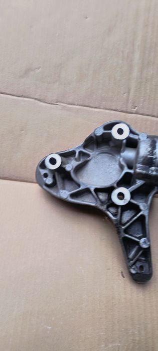 Łapa napinacza i sprężarki klimatyzacji VW Skoda Audi seat