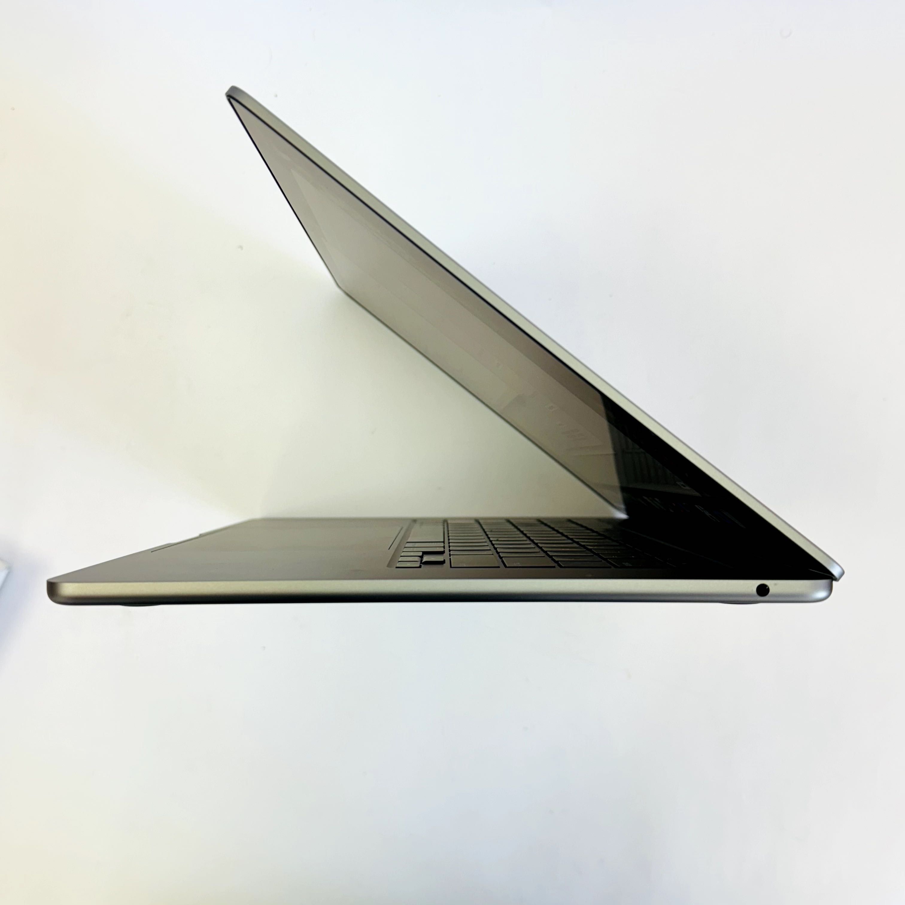 MacBook Air 15' M2 8/256 Space Gray