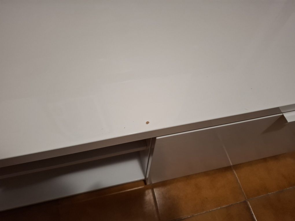 Móvel TV melamina em branco brilhante