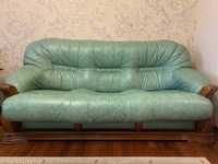 Румынский кожаный диван