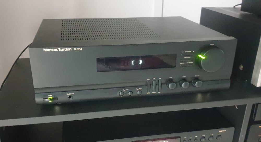 Harman Kardon HK 3250 amplituner stereo