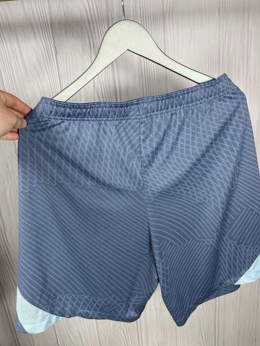 Nike Dri-Fit Strike III легкі спортивні шорти Оригінал!