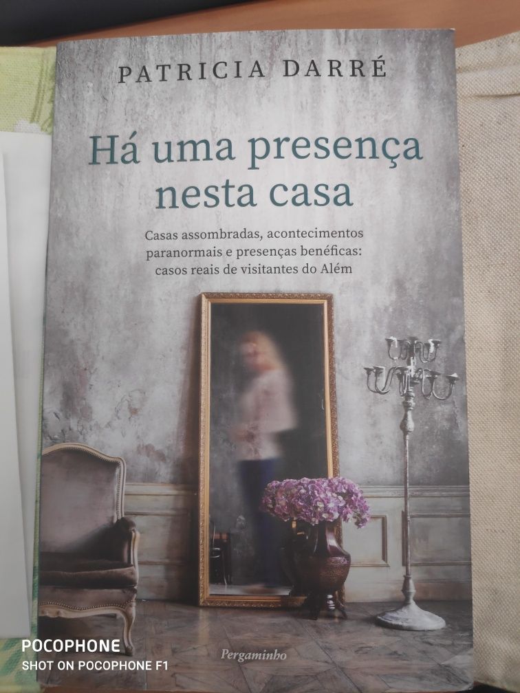 Livro "há presença nesta casa" - Patrícia Darré