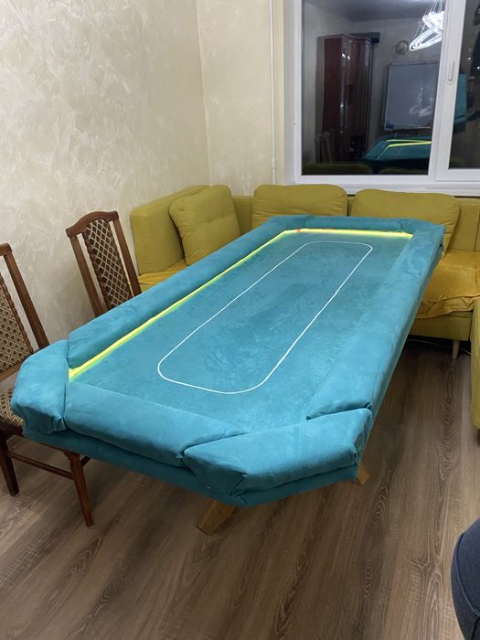 Стіл для гри в покер