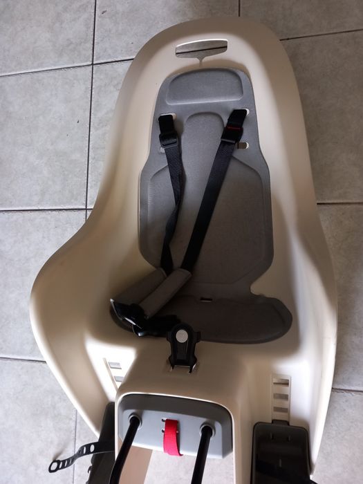 Cadeira de criança para bicicleta.