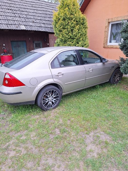 Ford Mondeo mk3 1.8 125 km 2003r uszkodzony