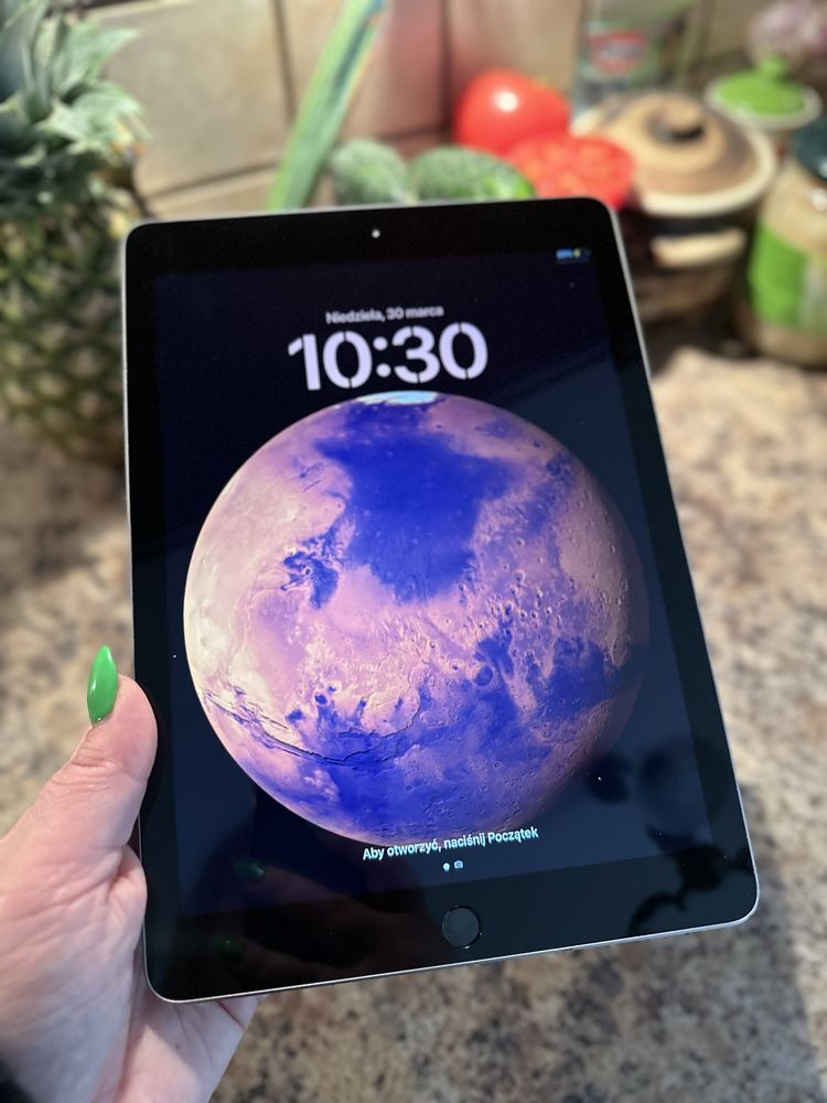 Tablet iPad Apple ——-128gb —— Touch ID - PROCREATE