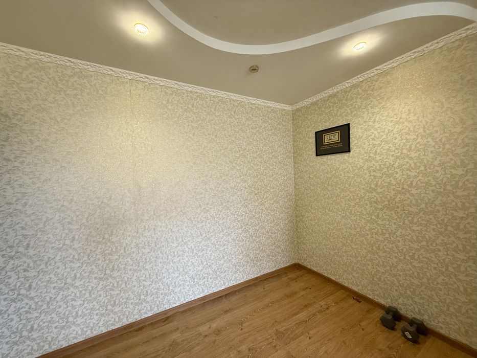 Продам 2-х кімнатну квартиру в центрі