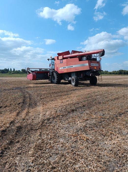 Комбайн Сільськогосподарський Продам в гарному стані Комбайн Massey