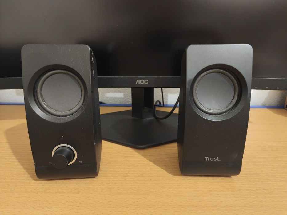 Monitor AOC curvo 27" com colunas Trust