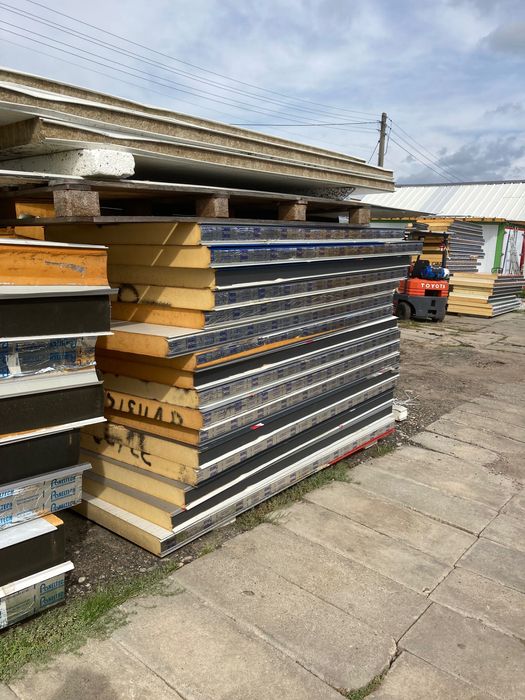 Płyty warstwowe ścienne lub dachowe