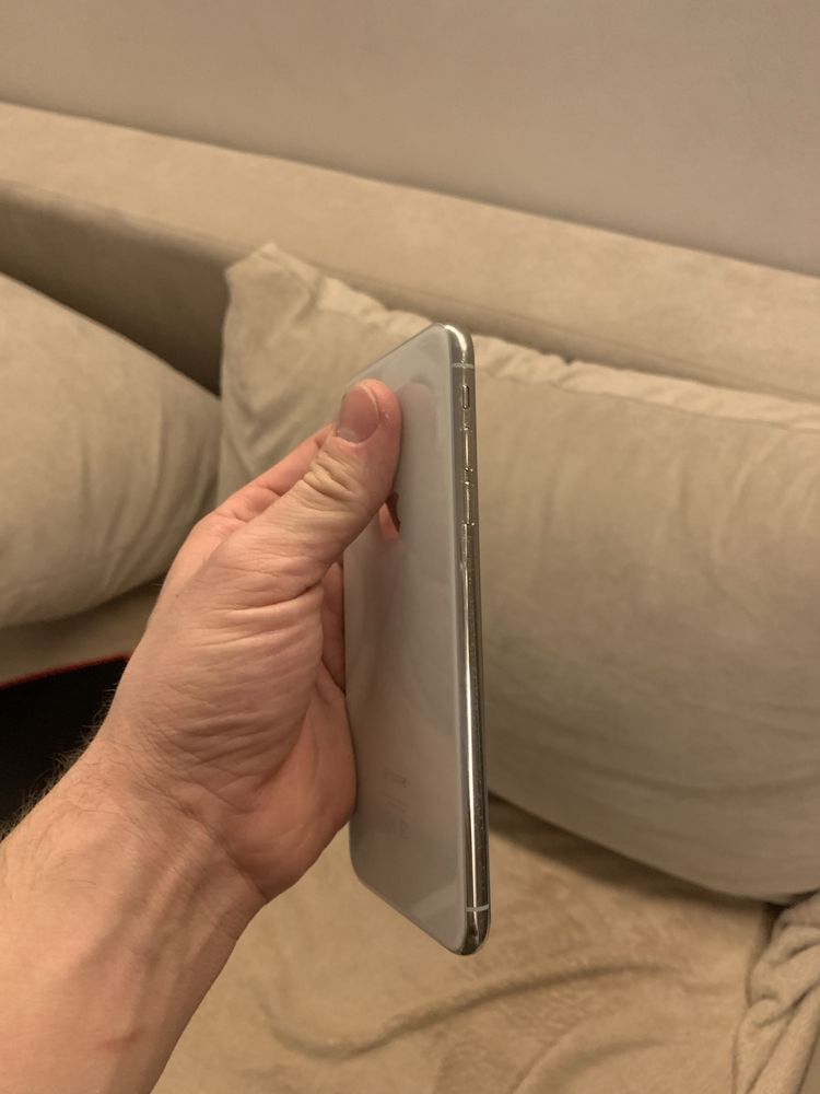 iPhone xs max на 256gb, користувалась дівчина!