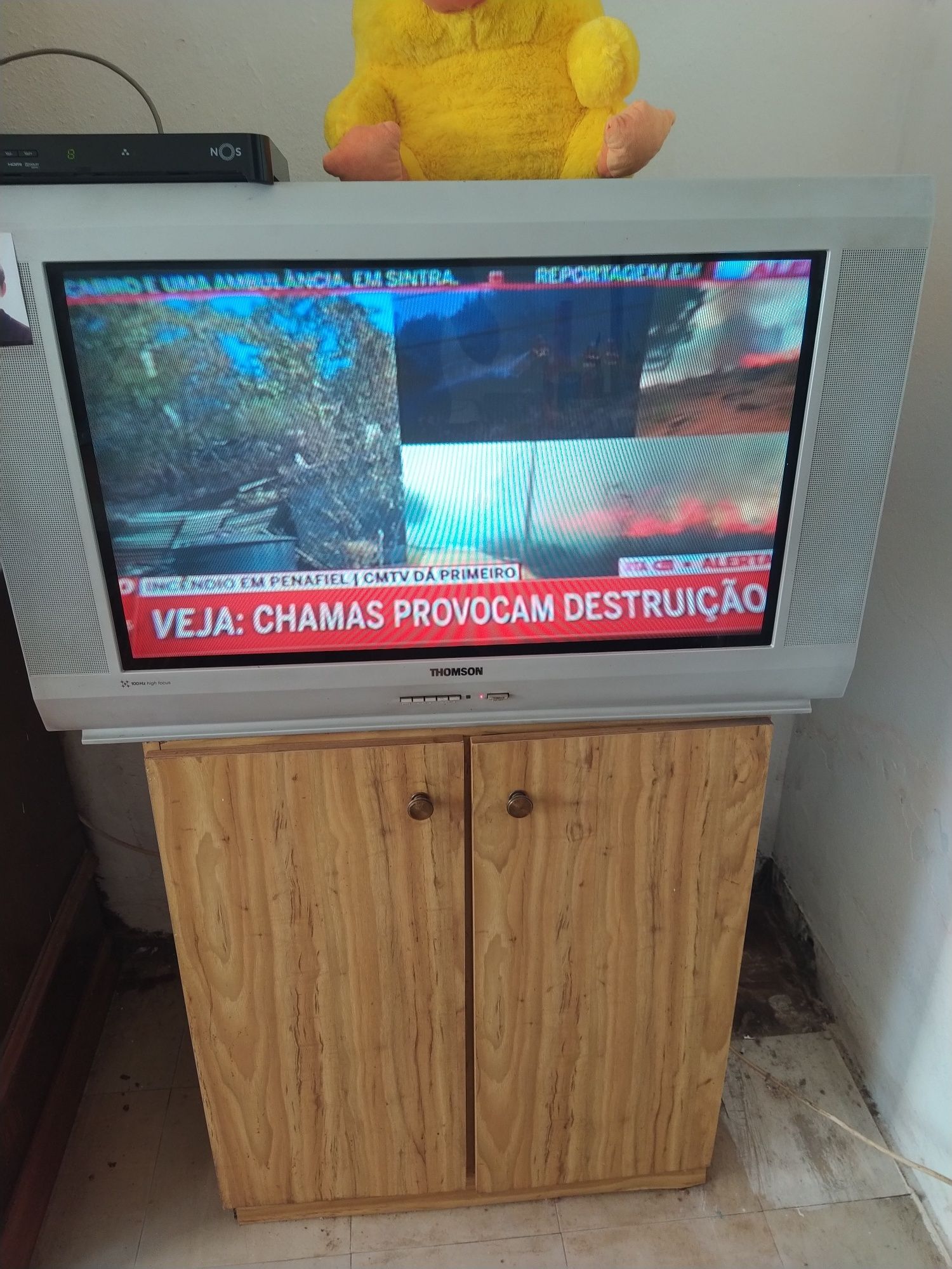 Televisão grande