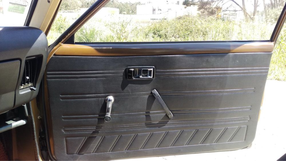 Toyota Corolla KE30 de 1975 – Clássico em excelente estado