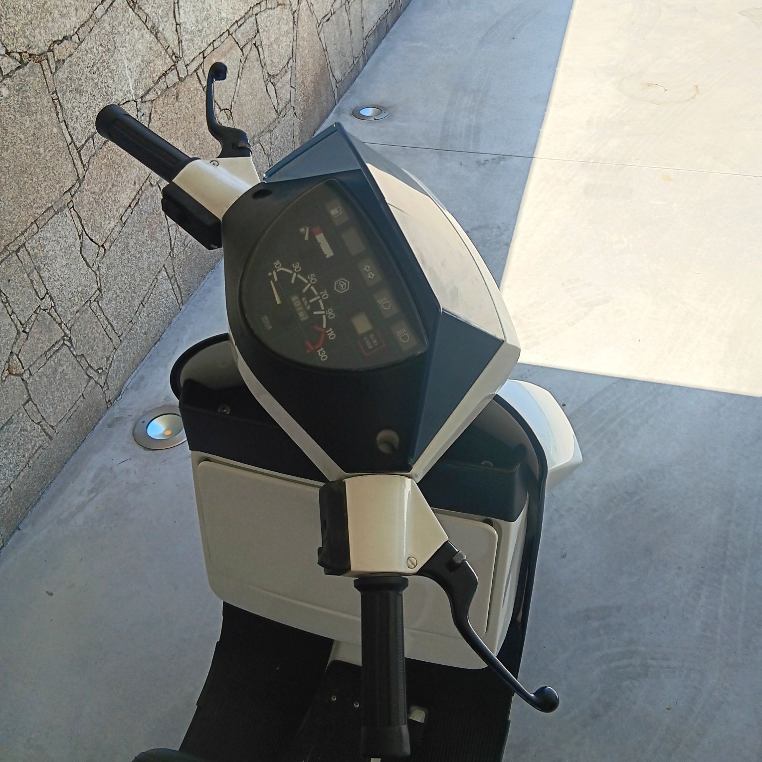 Vespa t5 a trabalhar  bem, para peças