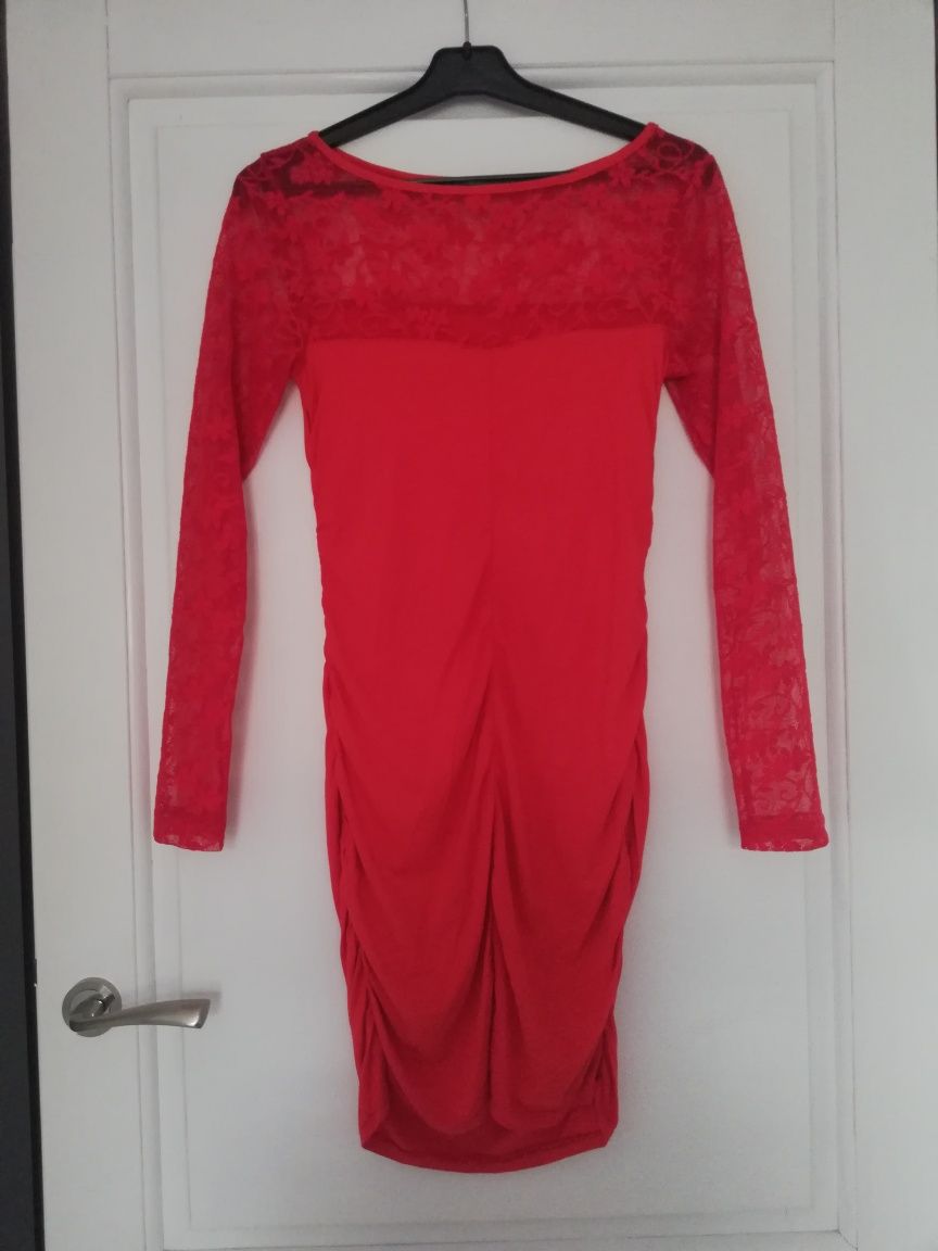 Czerwona sukienka koronka S