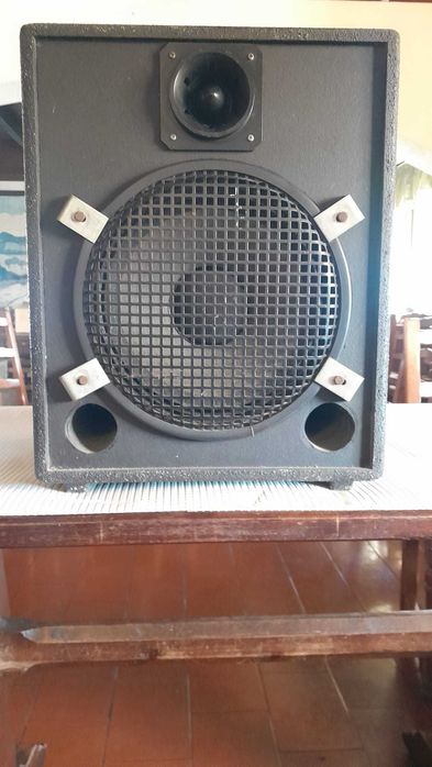 Professional Sound System (500W Amplifier + Turntable + Light Sequencer + 8 Projectors + 4 Speakers, 500W Each)63824737735681123