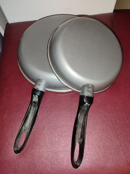 Набір сковорідок 20см, 26см