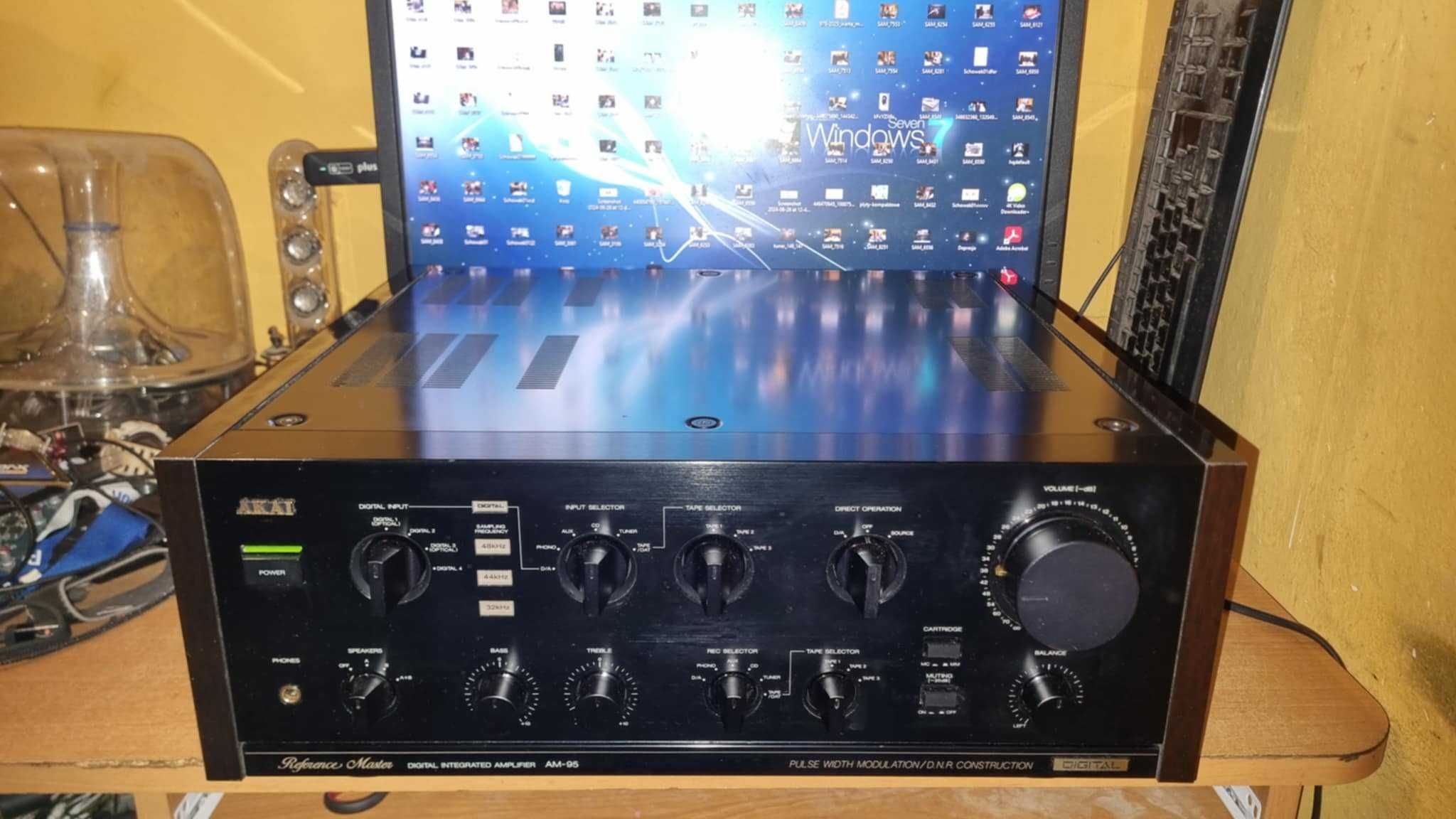 Potężny wzmacniacz Akai AM-95 2x180Watt 4ohm Reference Master Digital
