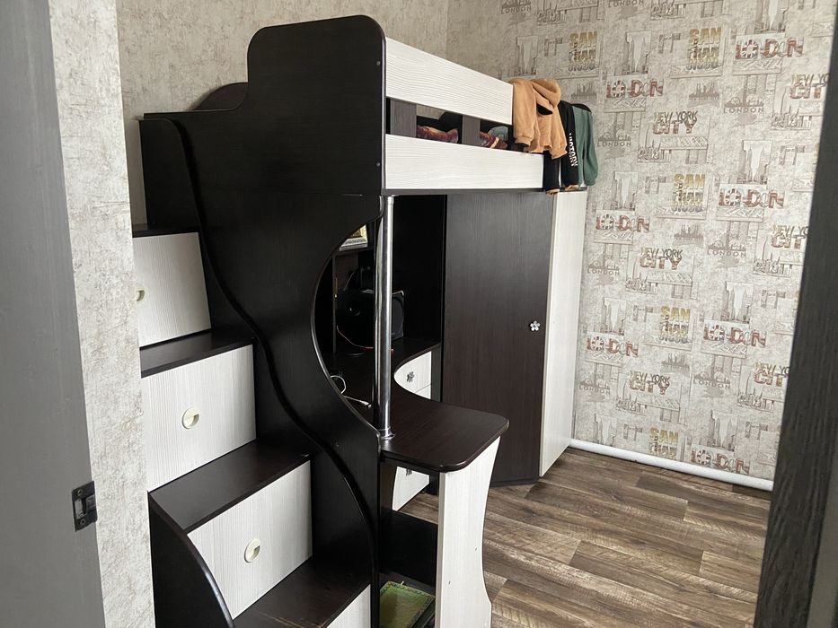 Продам ліжко-горище