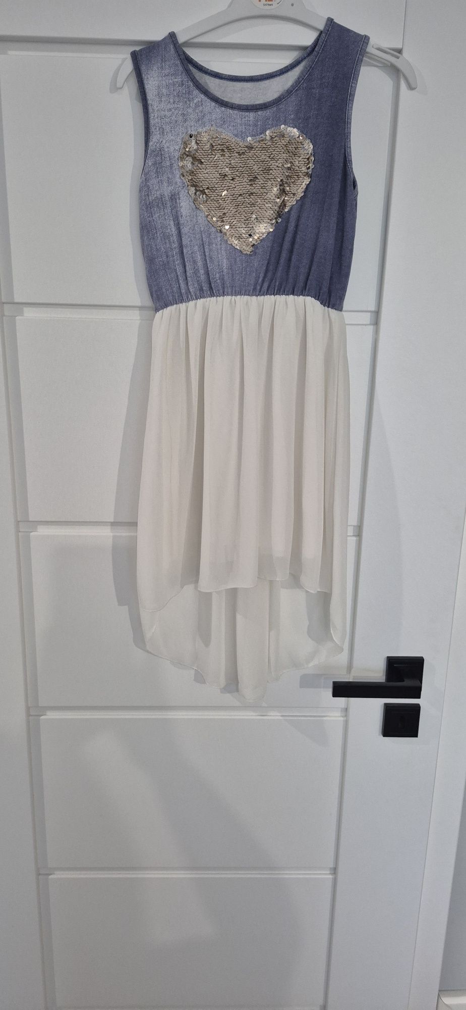 Sukienka asymetryczna, z cekinami 134cm