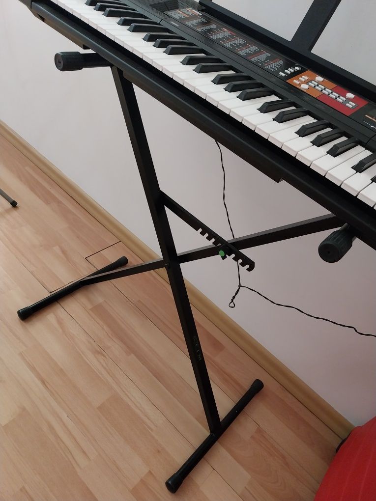 Keyboard Yamaha PSR F51