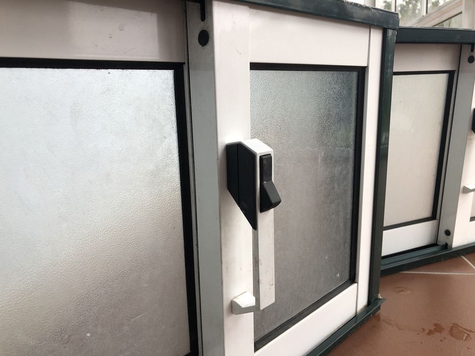 Janela de Correr Vidro Fosco de Alumínio