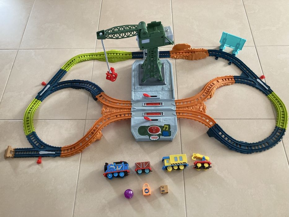 Zestaw torów kolejka Tomek i przyjaciele Dzwig Karolek + gratis