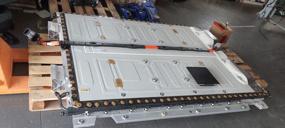 Батарея Mercedes Eqe 500 4 matic  96.1 kWt