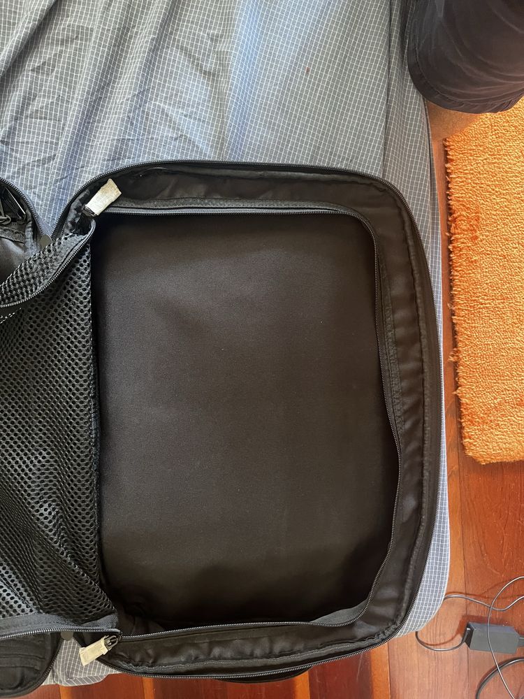 Vendo mochila Replay nova sem etiqueta