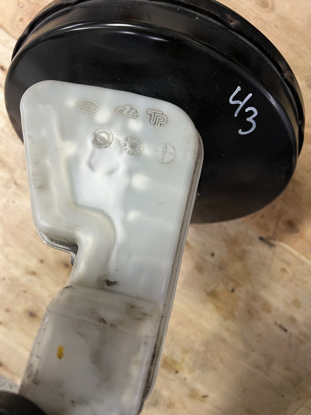 Вакумний підсилювач гальм, циліндр гальм Dodge caliber P05105149AE