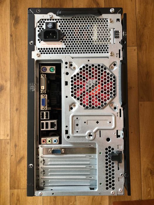 Komputer stacjonarny Acer Veriton, Win 11 Pro,  8GB ram, dysk SSD