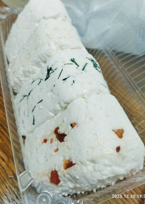 Козине молоко (сир, масло, бринза)